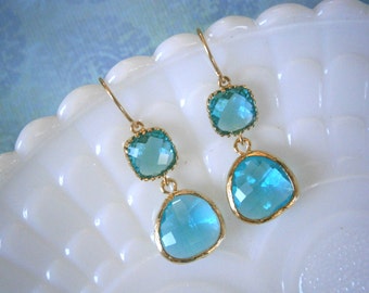 Items similar to Clear Crystal Diamond, Apple Green Earrings, Gold
