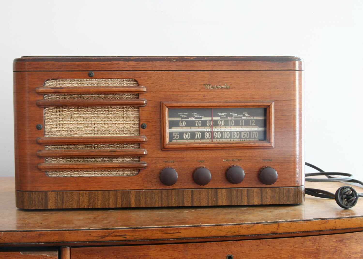 Motorola 61T21 Tube Radio 1941 vintage show piece or