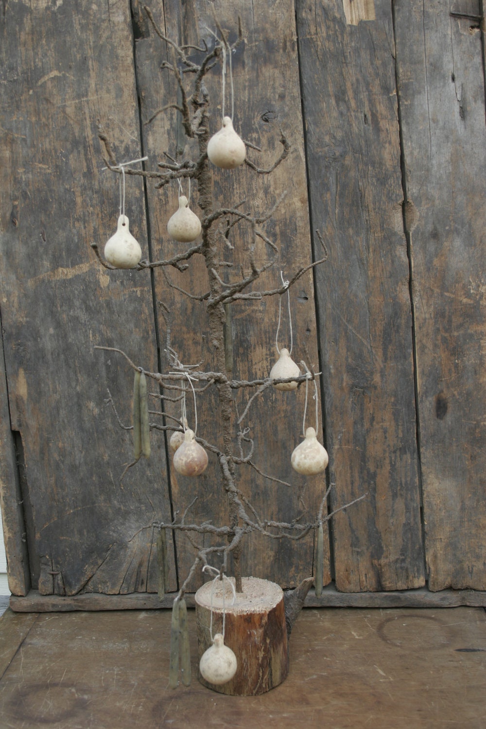CIJ Primitive Small Rustic Brown Wire Twig Tree with Gourds