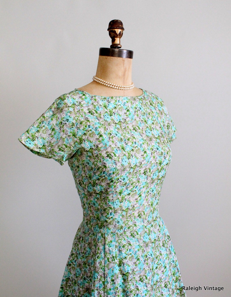 Vintage 1950s Dress : 50s Silk Floral Bubble Hem Party Dress