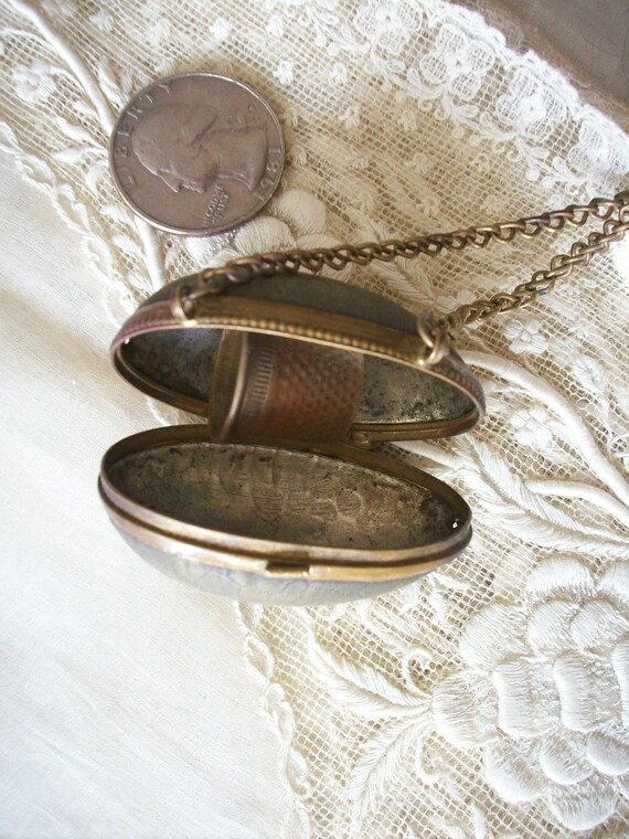 Antique thimble case in metal Victorian