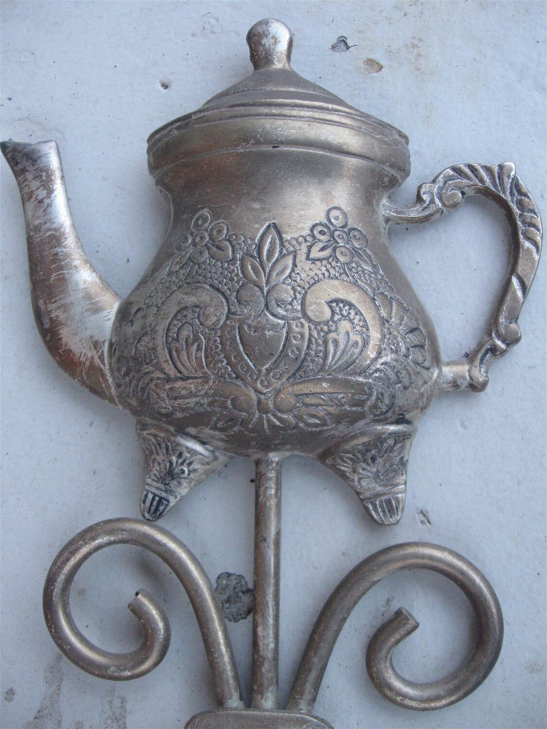 Vintage Tea Cup & Saucer Holder Rack Wall Hanging Cottage Chic