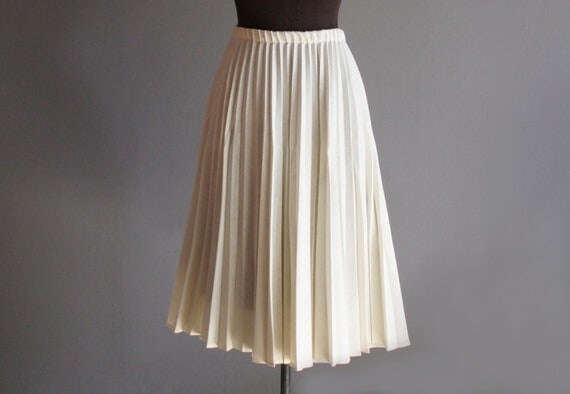 1970's accordion pleat skirt