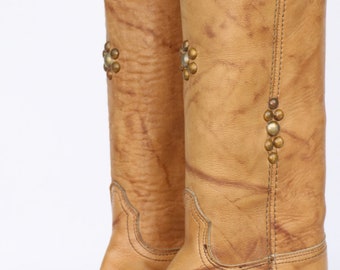 Beautiful vintage studded boho leather campus riding boots 6.5 M Made in USA Mint