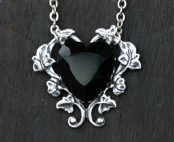 Black Heart Necklace by robinhoodcouture steampunk buy now online
