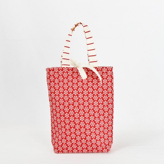 Fabric Gift Bag with Handles Small - Red Snowflakes Countdown to ...