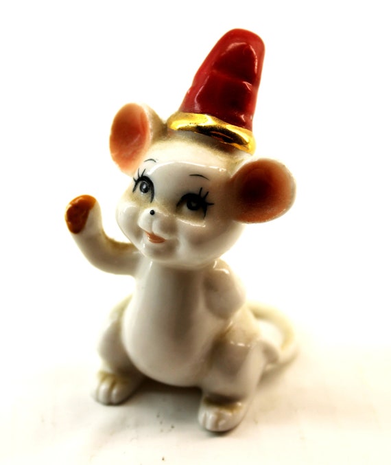 small mouse figurines