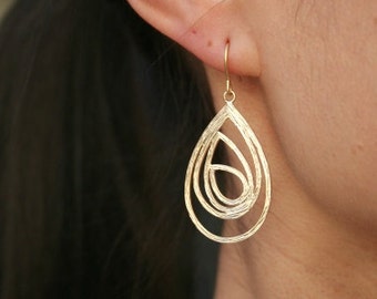 Gold Drop Earrings.Pendant Earrings. Gold Dangle Earrings.Everyday.Simple.Statement Earrings.Drop Earrings.Minimalist.Simple Gold Earrings
