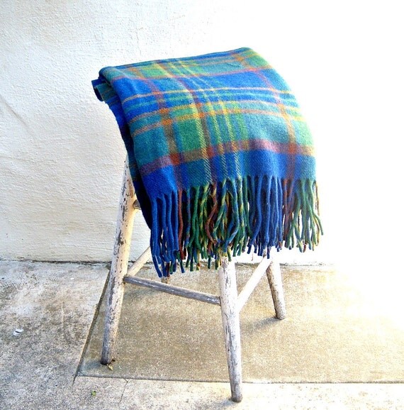 Vintage wool camp blanket / Pendleton plaid blanket // blue