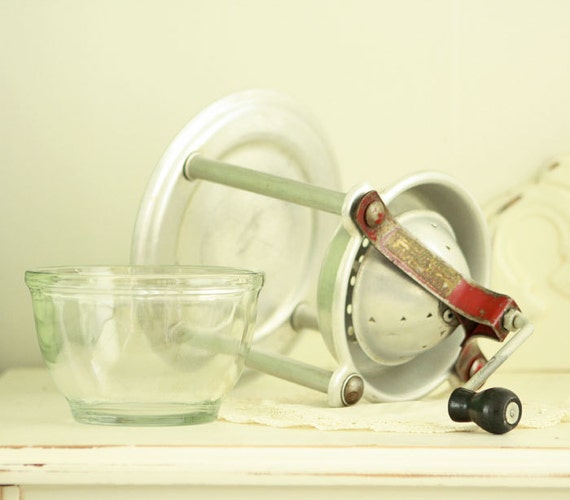 Vintage Citrus Juicer Handy Andy Juice Extractor Retro