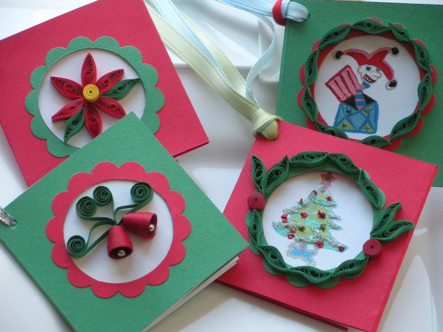 Quilled Holiday Gift Tags Folded Green / Red Set of 4
