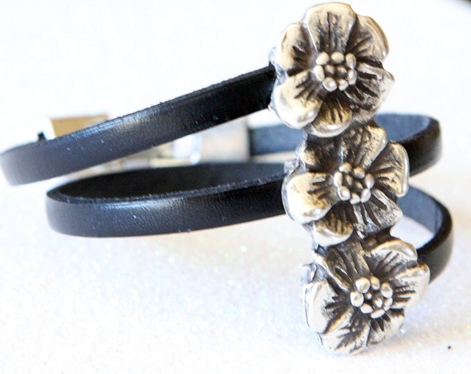 Women bracelet, leather bracelet, women cuff, leather cuff, uno de 50 bracelet, silver bracelet, boho bracelet, flower bracelet, flower cuff