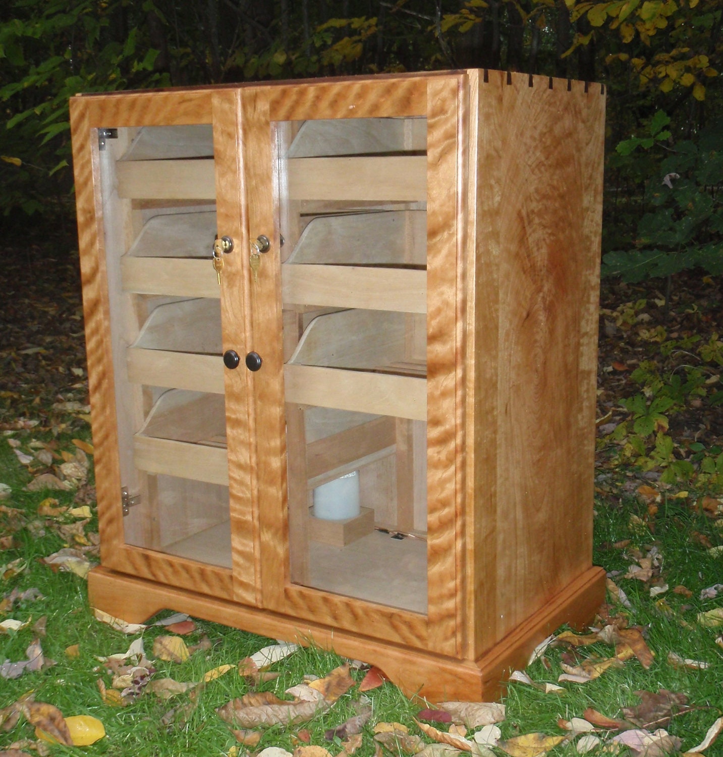 Large Cigar Humidor with Tiger Cherry