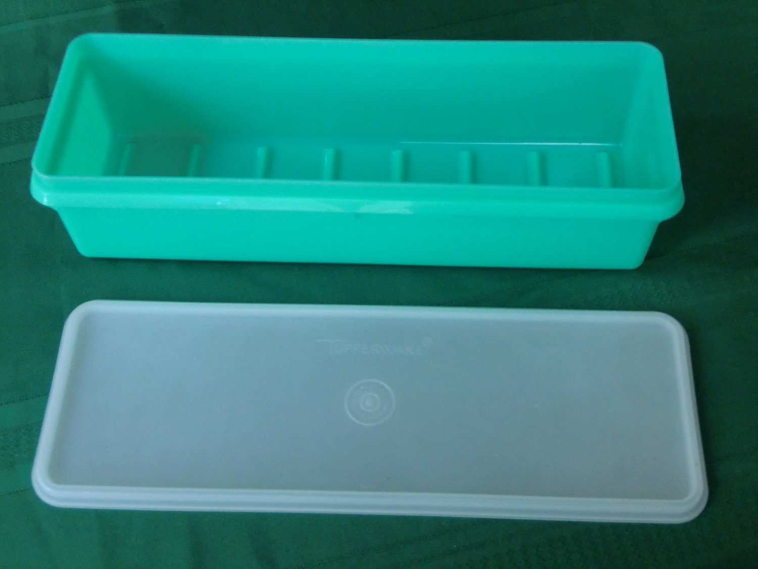 Vintage Tupperware Jadeite Celery Keeper