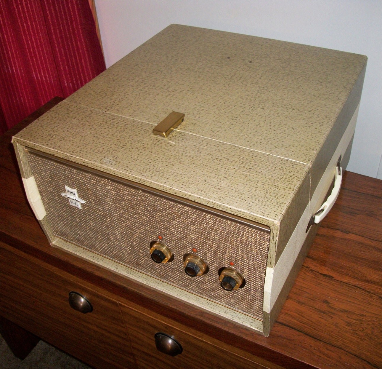 Silvertone+Phonograph 1959 Silvertone Model 263 Portable Phonograph by GalesCCC on Etsy