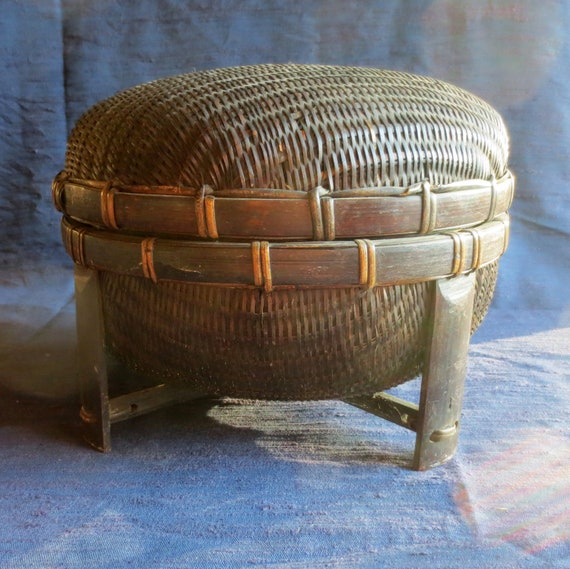 Antique Wicker Sewing Basket with Lid and 4 Legs