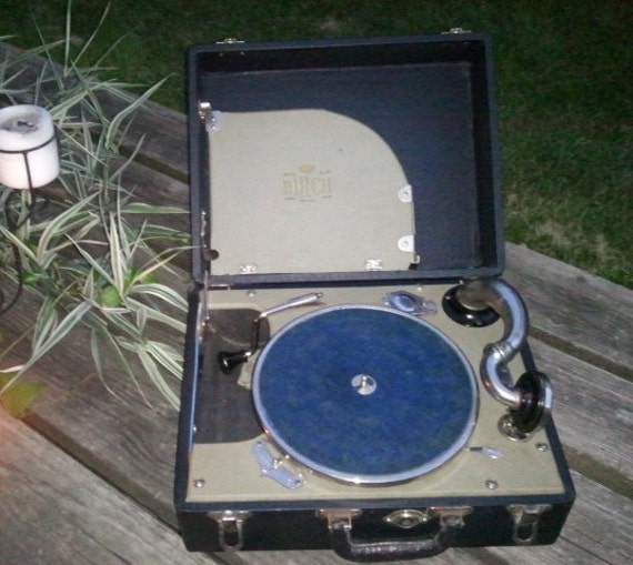 Vintage Birch Hand Crank Portable Phonograph