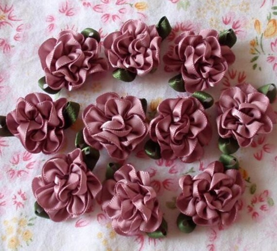 10 Handmade Ribbon Flowers With Leaves 1 inch In Rose Mauve