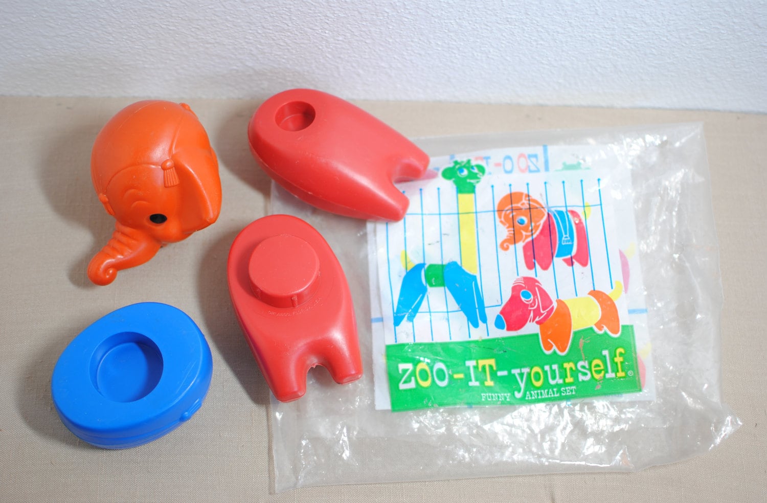 Vintage Tupperware Toys Puzzle Animals Zoo It Yourself