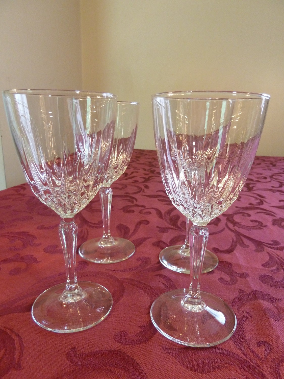 Set of 4 Luminarc Diamant Wine Glasses