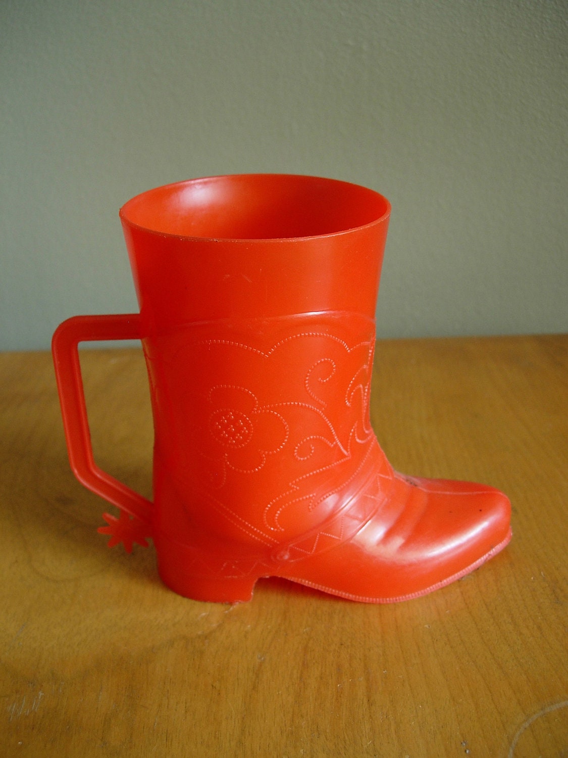 Vintage Set of 2 Red Plastic Cowboy Boot Mugs w/ Spurs