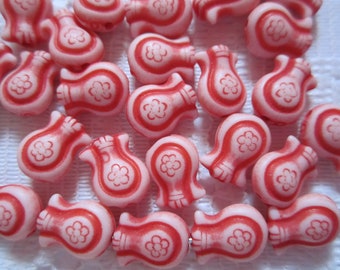 25 Soft Red Tulip Flower Acrylic Beads 11mm x 8mm