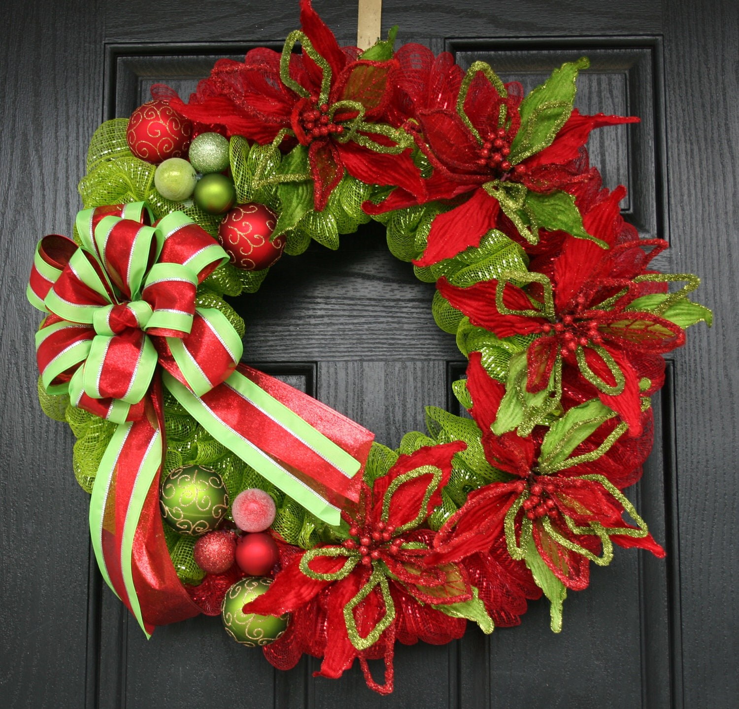 Christmas Wreaths: History, Tradition, and Uses