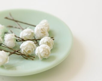 White rose bobby pins, Flower hair clips, Bridal accessory bobbies, White floral hair pin set, Vintage flowers, Bobby pin set - (SET of 5)