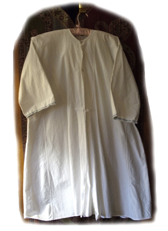 Antique Victorian Mens Nightshirt Knee Length / Button front