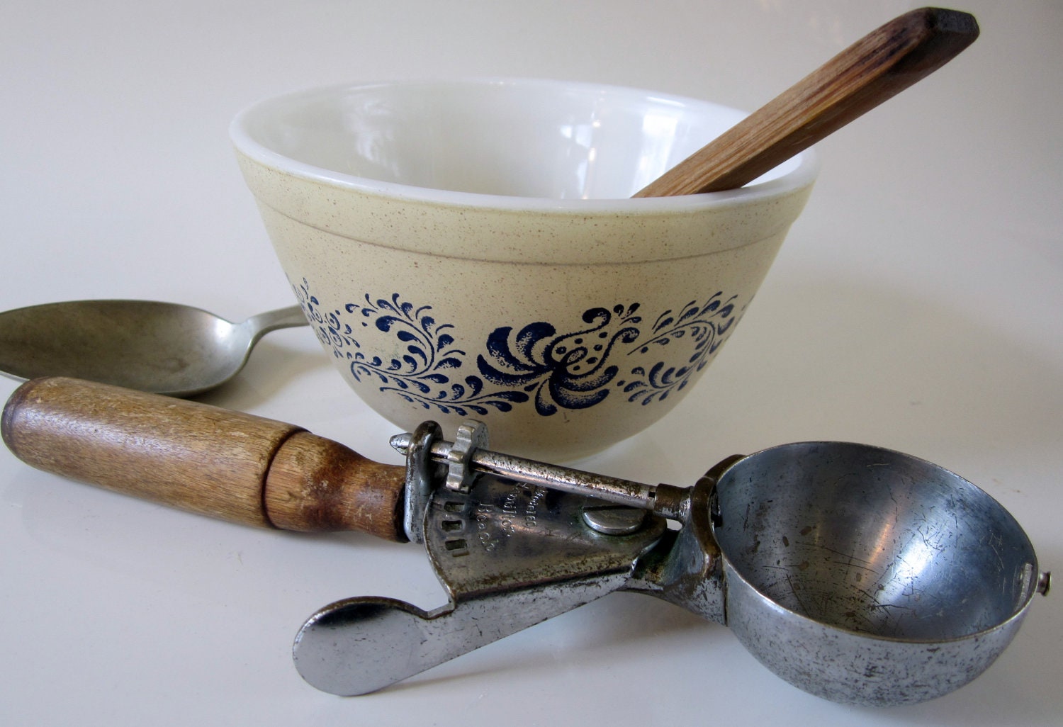 Ice Cream Dipper Vintage Hamilton Beach Scoop Wood Handle