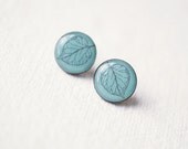 FREE WORLDWIDE SHIPPING - Petite Leaves Ear Studs