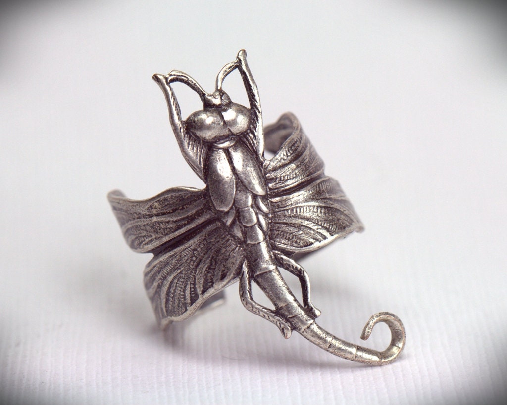 Dragonfly RING. Uni-sex. Art Nouveau, Steampunk Steam punk Victorian, dragon fly Grey Gray Metamorphosis Silver Dragonfly Jewelry Great gift
