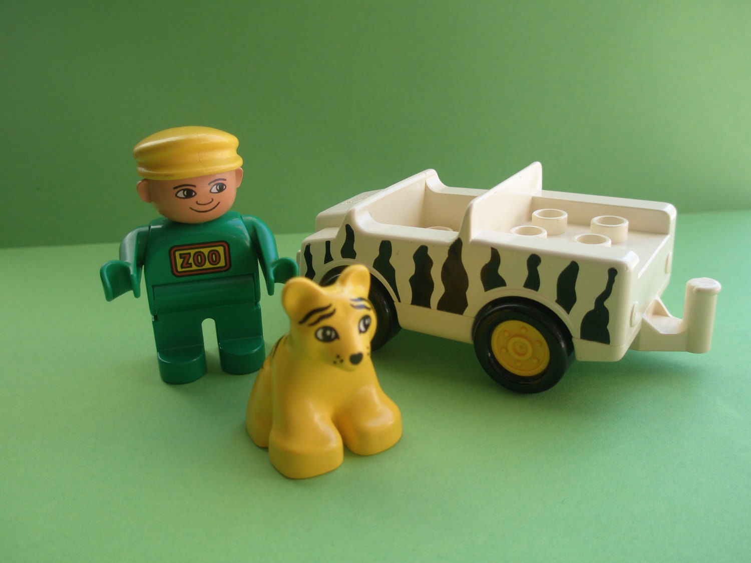 duplo zoo keeper