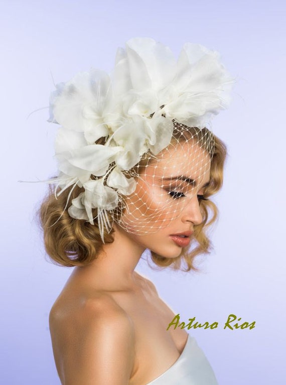 Items similar to Couture Bridal hat, Bridal Fascinator, wedding veil