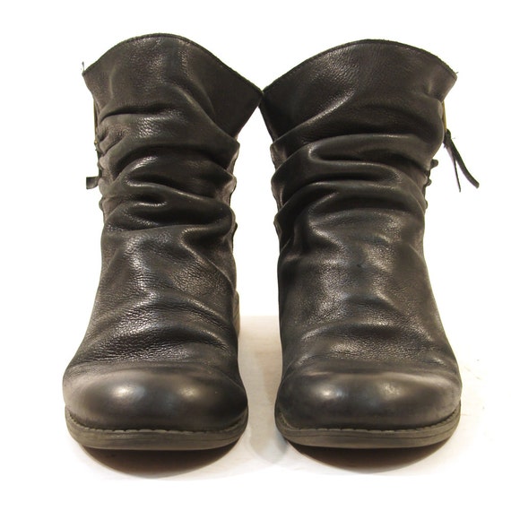 Nine West Zip Up Ankle Boots / Black Leather / Flat Heel