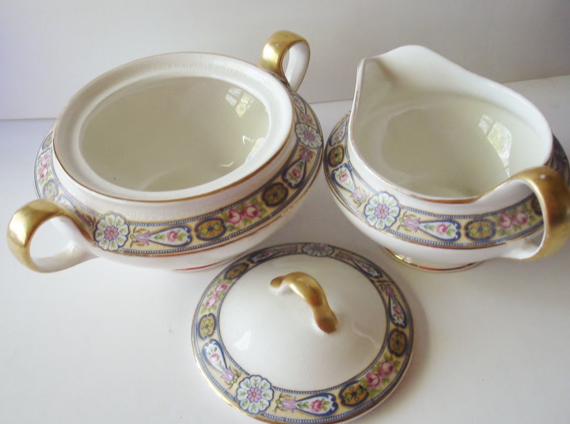 Vintage Housewares Cream/Sugar Lidded Flowers Roses K T K