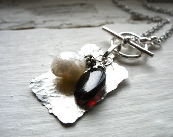 Garnet, Garnet Necklace, Pearl Necklace, Garnet Stone Freshwater Pearl Hammered Rectangle Necklace, Garnet Jewelry