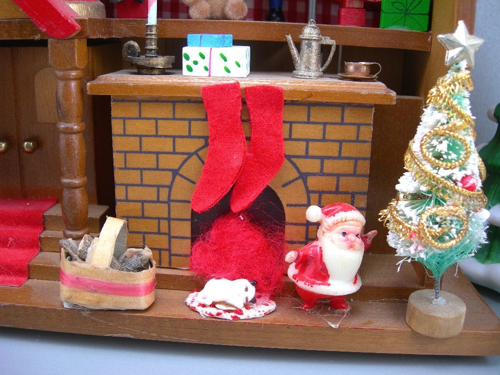 Vintage Christmas Music Box Enesco 81/2 Wood House 1983