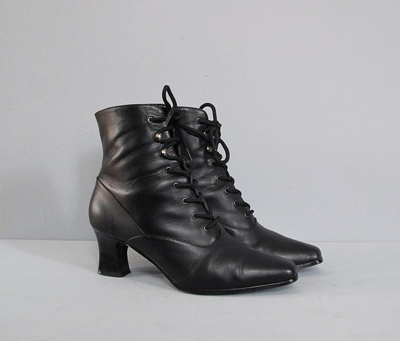 vintage black lace up granny boots w/ heel 8