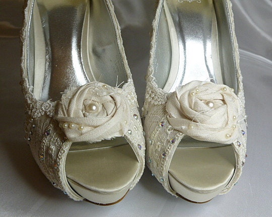 Lacey Ivory wedding shoes ..5 inch heels .. Vintage Lace shoes