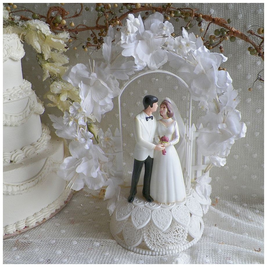 Vintage Wilton Wedding Cake Topper