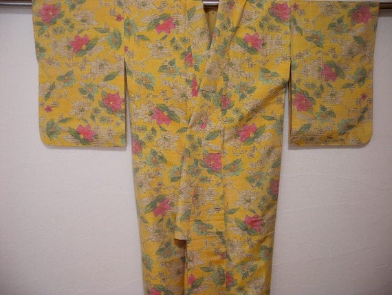 Vintage kimono 2592 yellow tsumugi silk kimono Japanese