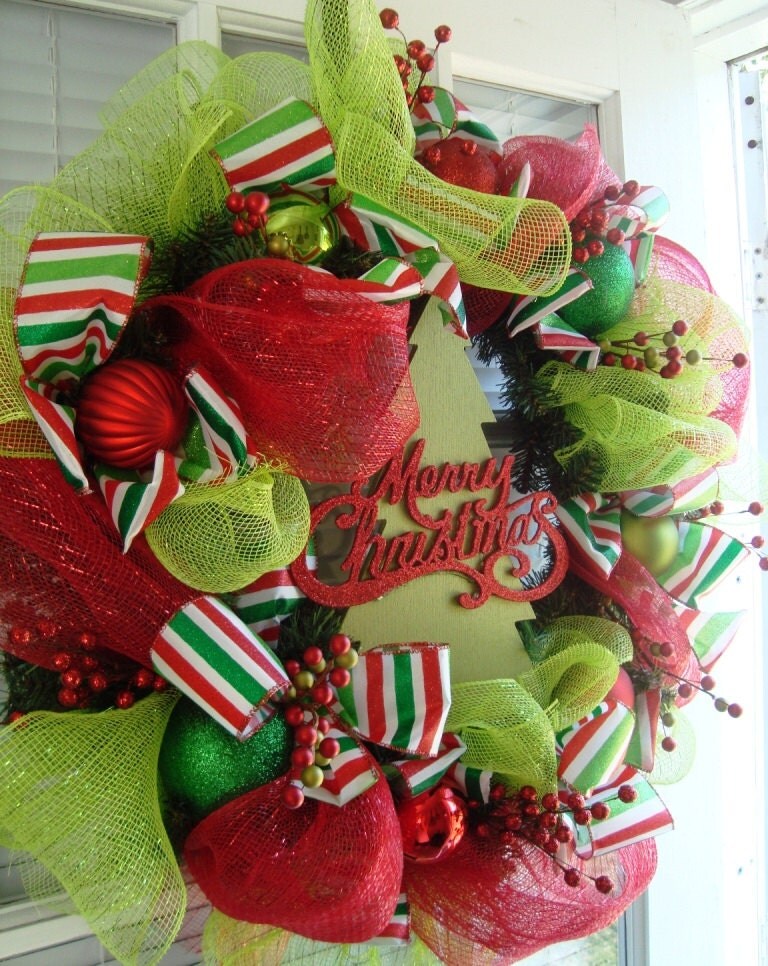 Merry Christmas Wreath by crossingstems on Etsy
