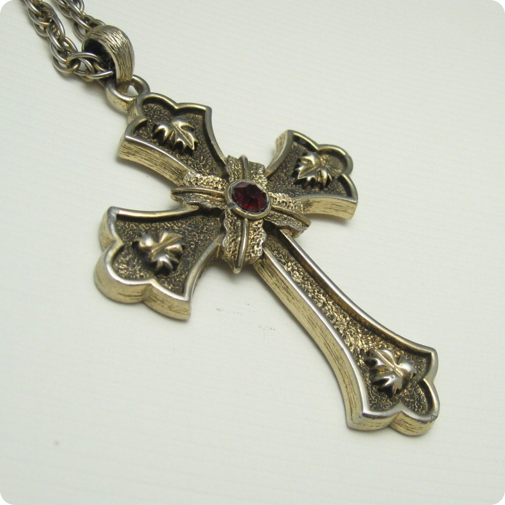 crosses necklaces