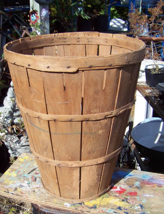 Items similar to Vintage Bushel Basket...Rustic..Farmhouse Decor