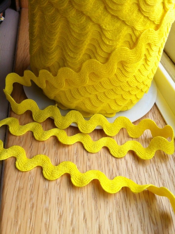 Bright Primary Yellow Ric Rac trim 11/16 inch wide 17 mm