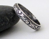 leaf pattern embossed wedding ring