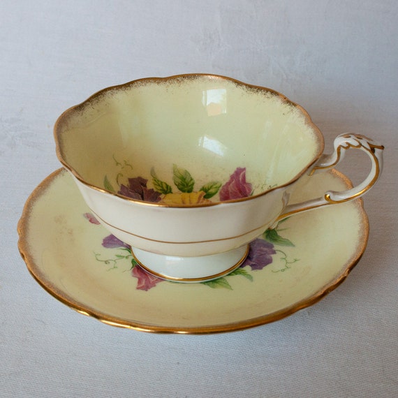 Paragon Fine Bone China Teacup with Hibiscus Floral Pattern