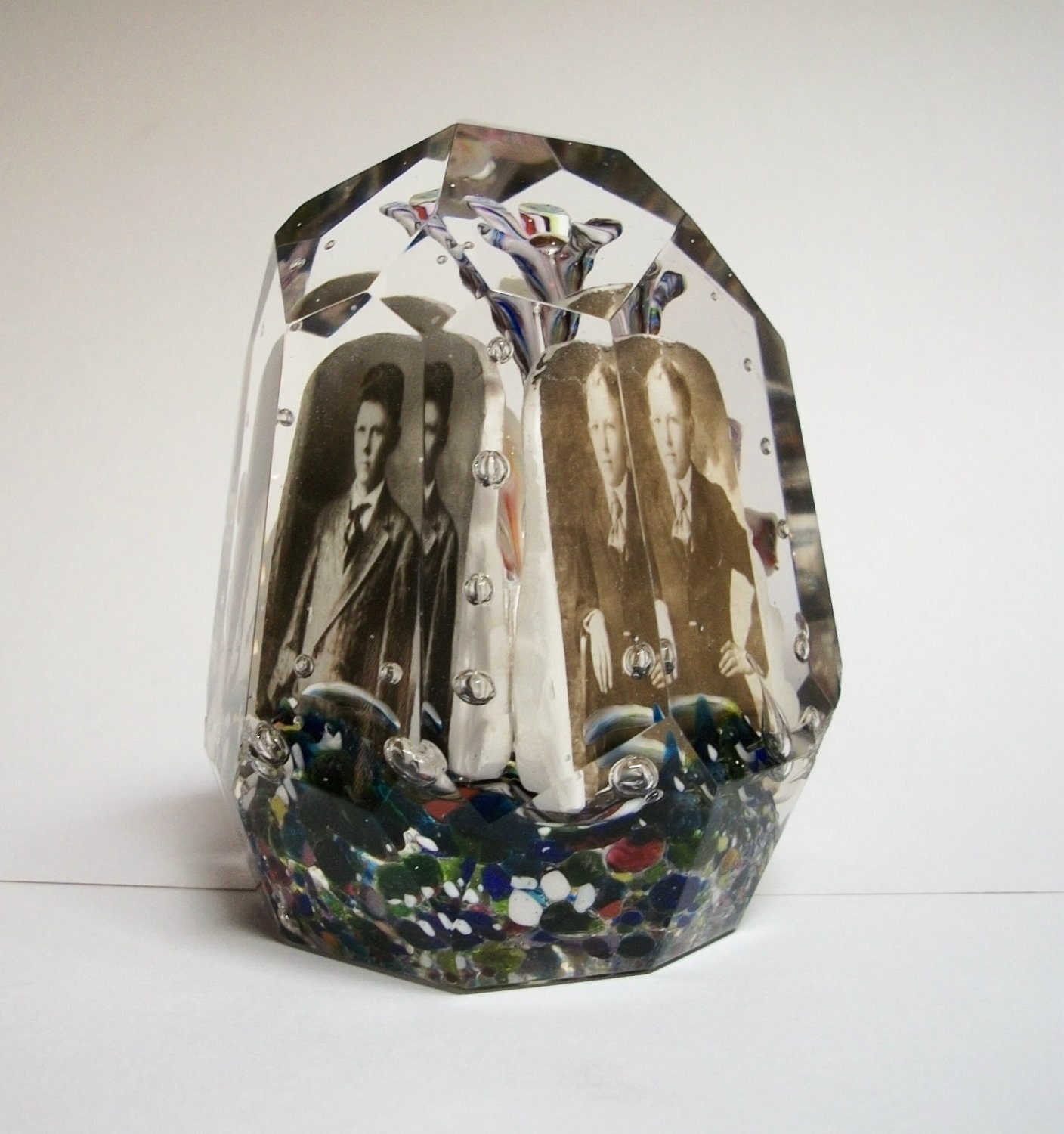 PAPERWEIGHT Unique Glass