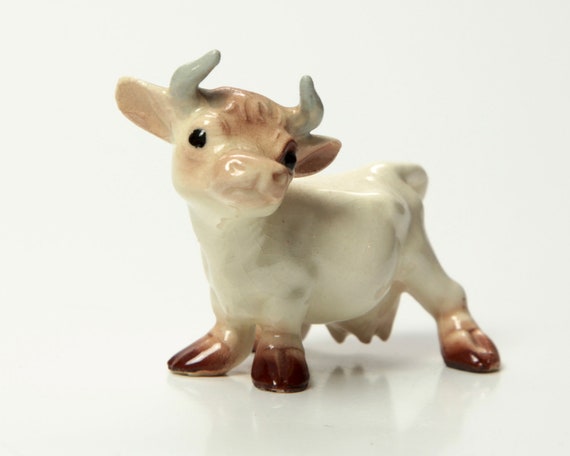 Cartoony Cow Figurine Hagen Renaker Ceramic Mini